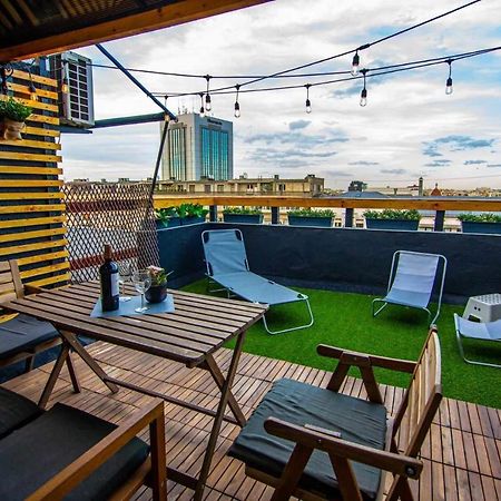 Apartment With Panoramic Terrace In City Center Bucharest Exterior photo