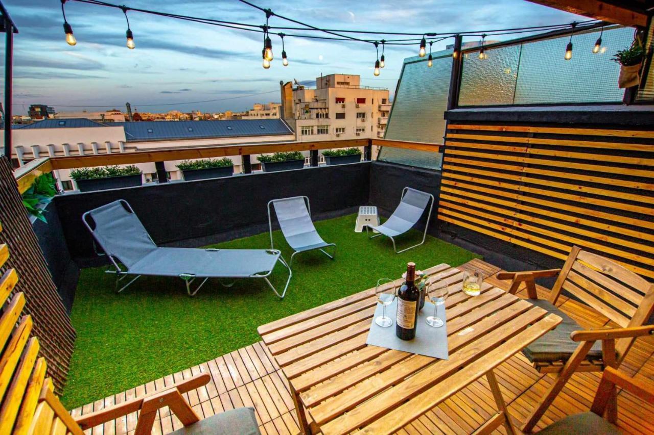 Apartment With Panoramic Terrace In City Center Bucharest Exterior photo
