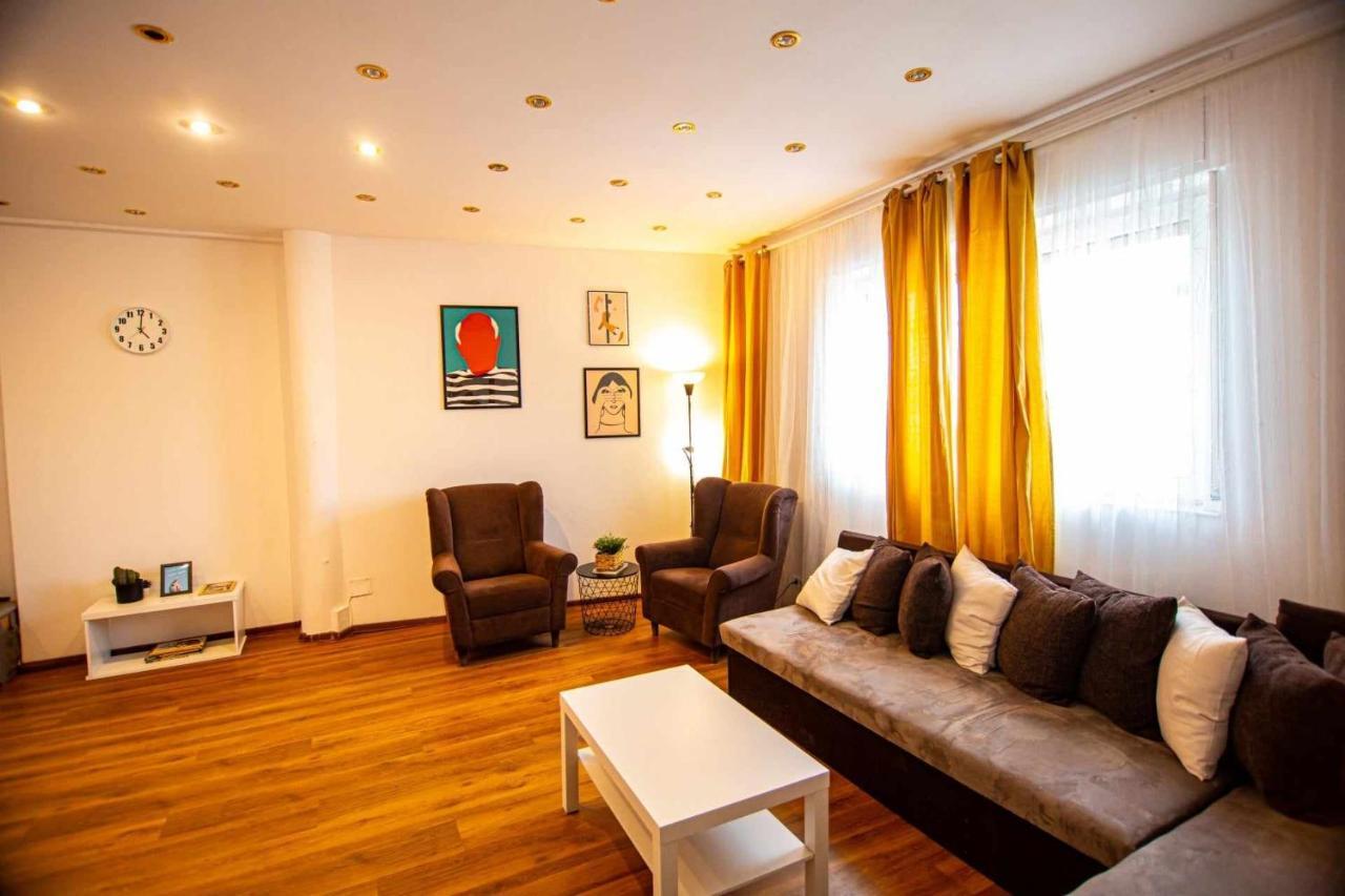 Apartment With Panoramic Terrace In City Center Bucharest Exterior photo